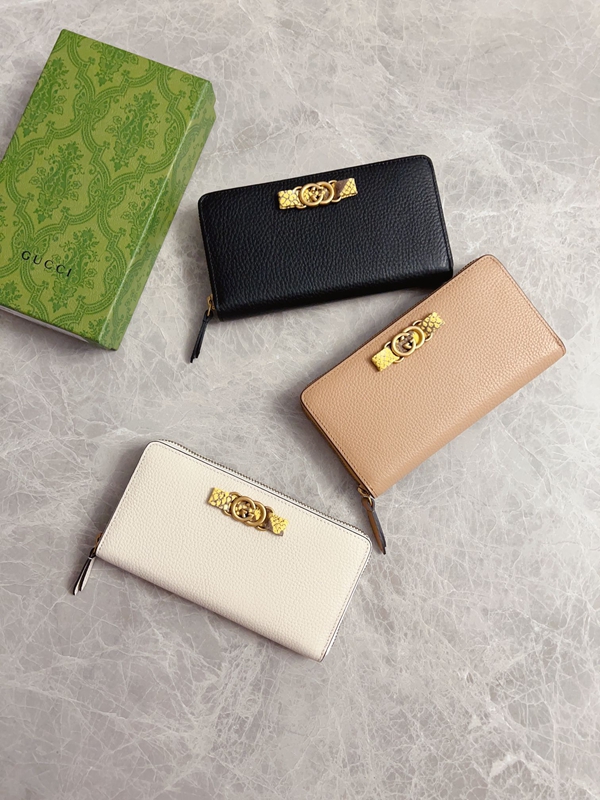 グッチ財布 レプリカ着用イメージ